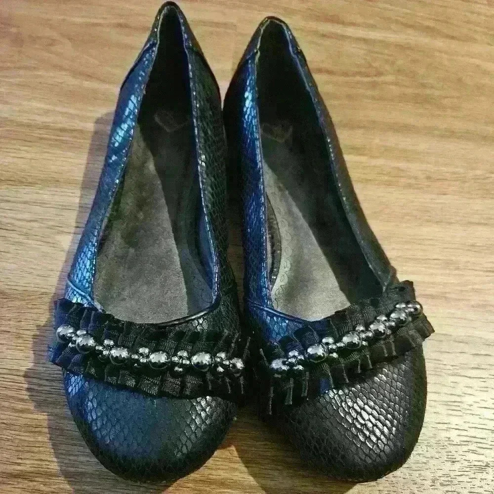 Madeline Black Ballet flats. Size 8